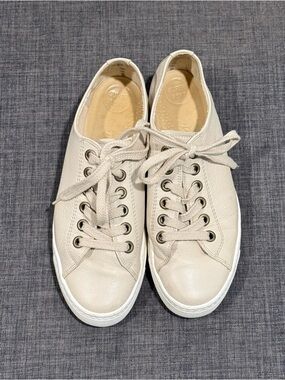 Paul Green Women's Super Soft Extralight Low Top Sneakers in Light Beige